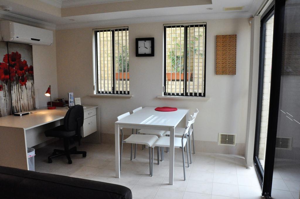Apartment Alfred Cove Short *