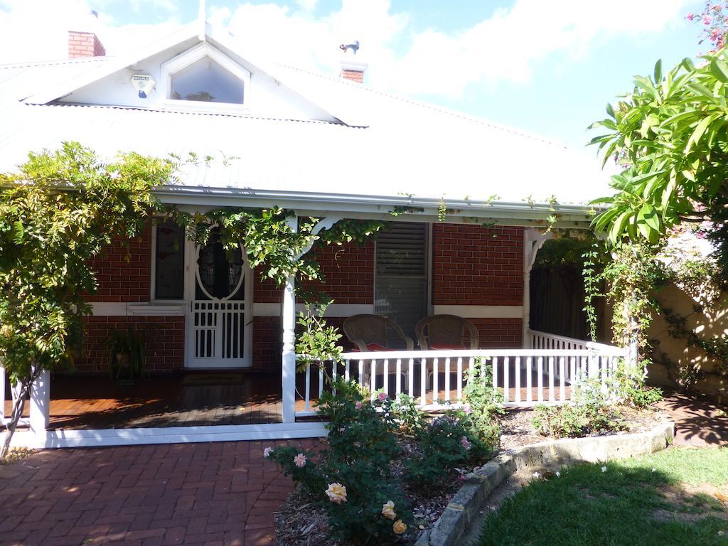 Bed & Breakfast Lakeside 4*