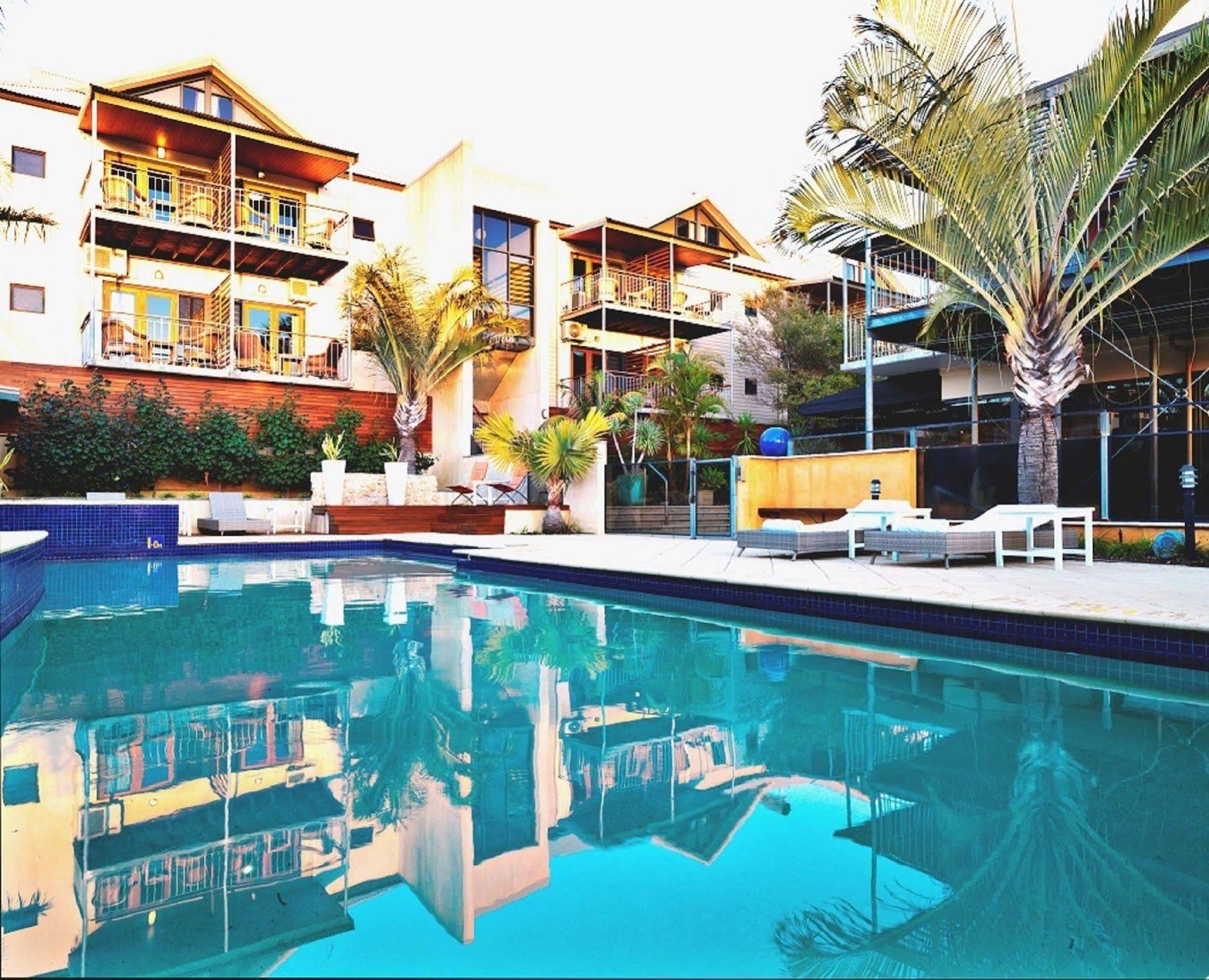 Sunmoon Boutique 4*