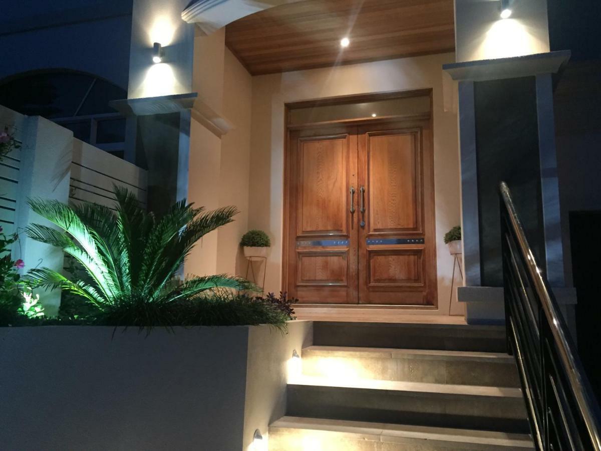Sorrento Beach Manor Guest house 4*