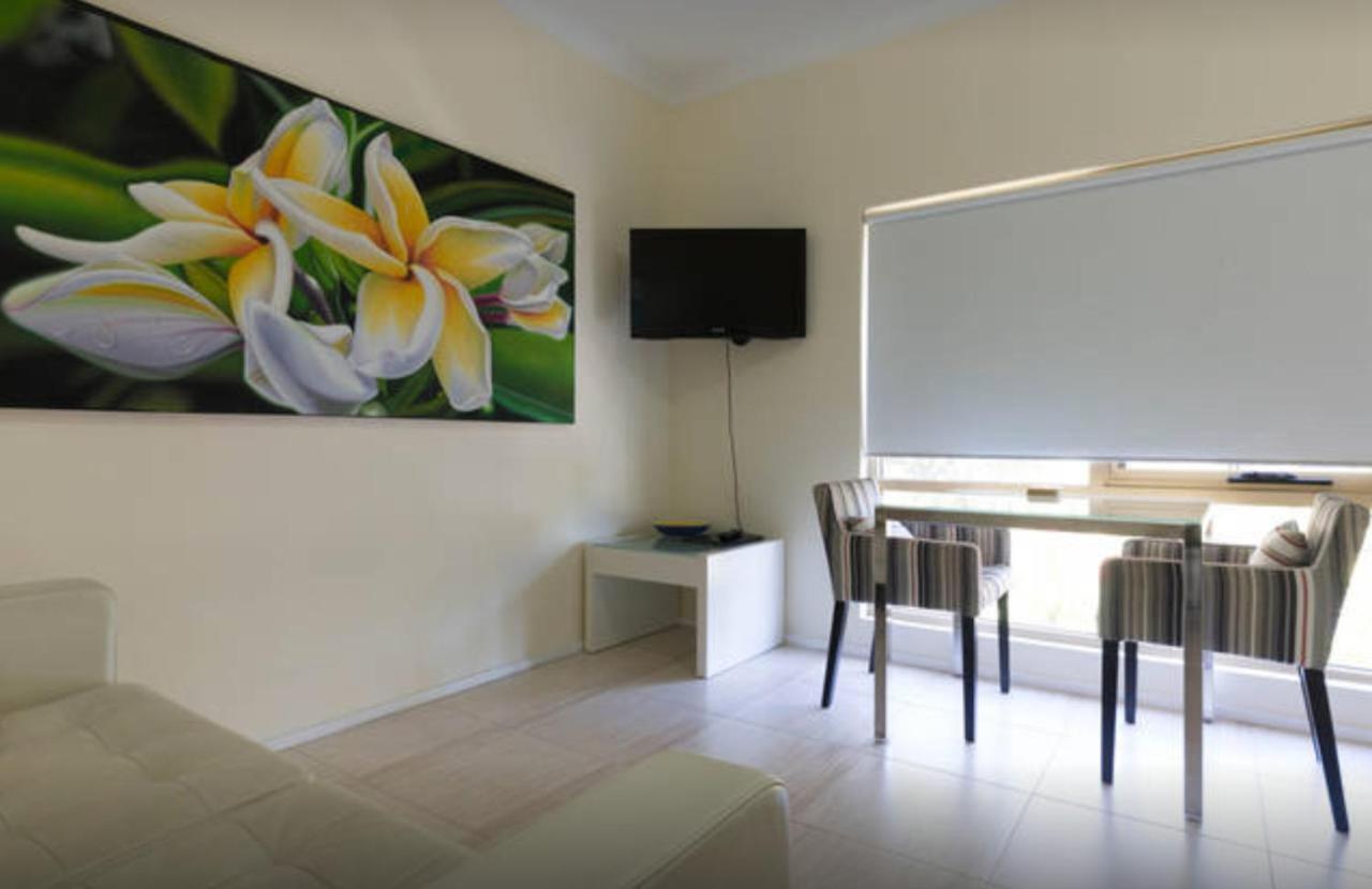Apartment M102 West Near Kings Park