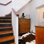 Central 3 Bedroom Heritage House In Fremantle