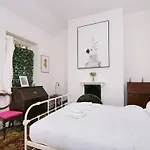 Central 3 Bedroom Heritage House In Fremantle