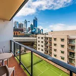 Conveniently Located 2 Bedroom Apartment In The Cbd