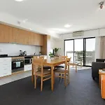 Beautiful 1-Bedroom Apartment Close To The River