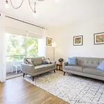 Zoo View Apartment - Executive Escapes