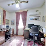 A Romantic Room In The Heart Of City With Free Parking