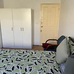 Lovely Double Room Share Bathroom And Kitchen