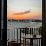 Wonil Hotel Perth - Handwritten Collection