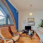 Spacious New York-Style Loft With Balcony