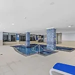 City Living Retreat - Modern 2Br Apartment In East Perth