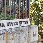 Wood14 - River Suite