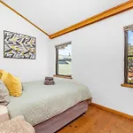 8 Cottesloe Steps To Beach - Sleeps 3