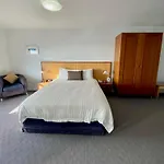 Ocean Beach Hotel