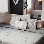 Forr64 - Comfy Corner In East Perth