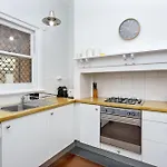Elegant Art Deco Semi Detached 2-Bed Home By Parks