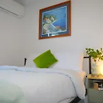 A2 Airport 2Br Haven - Garden & Parking