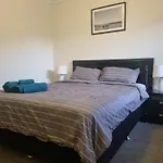 Tranquil Treasure Homestay - Queens Room