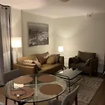 Great Place In Perth Cbd - Min 3 Mths Stay