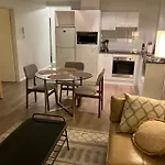 Great Place In Perth Cbd - Min 3 Mths Stay