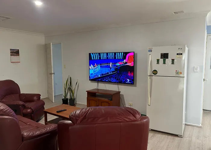 Master Room With Ensuit In A Lovly House
