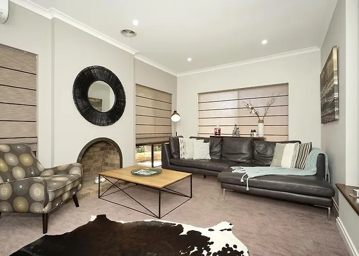 Garden City Luxury Apt