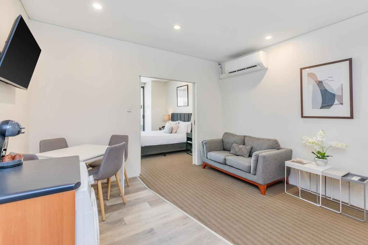 All Suites Perth Aparthotel 3*