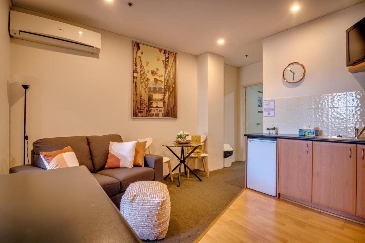 Apartment 901 Inner City Zen Balcony Views 1br Cbd Perth