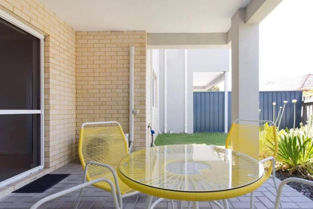 Apartment Convenient Airport Sunny Garden Wifi Netflix Wine Perth