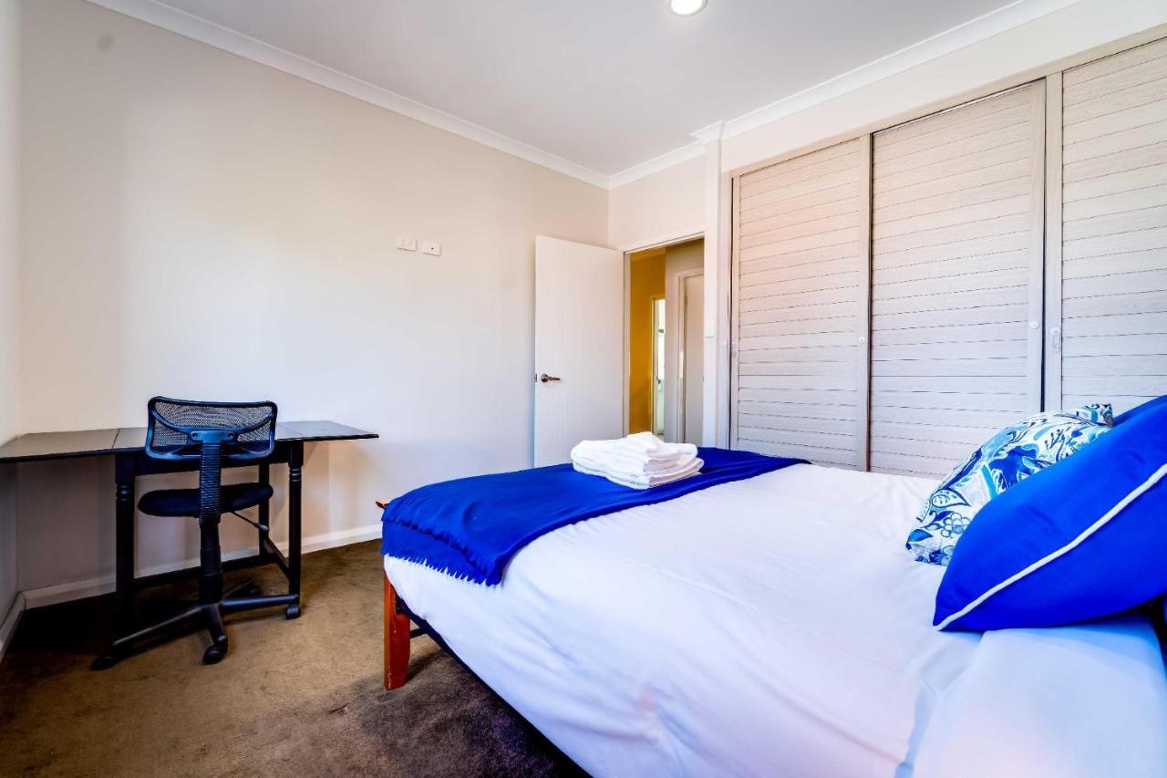 Holiday home 2 South Family Gem For 6parking