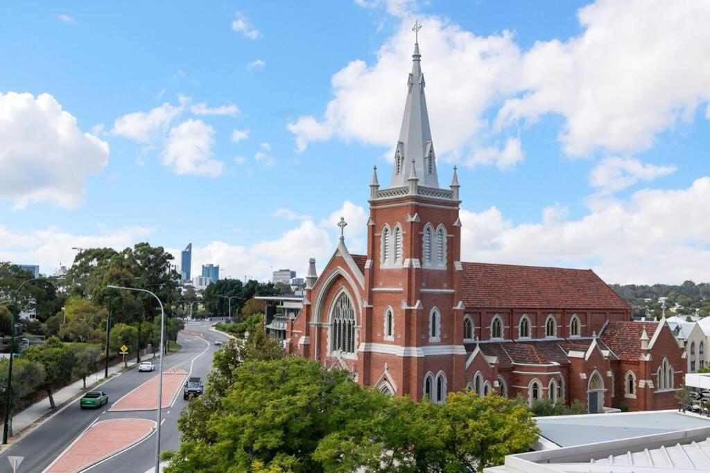 Subiaco Rooftop Terrace - Executive Escapes Apartment