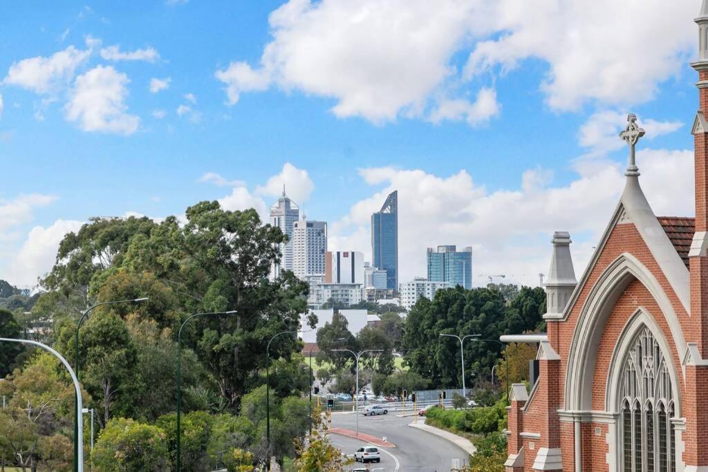 Apartment Subiaco Rooftop Terrace - Executive Escapes *
