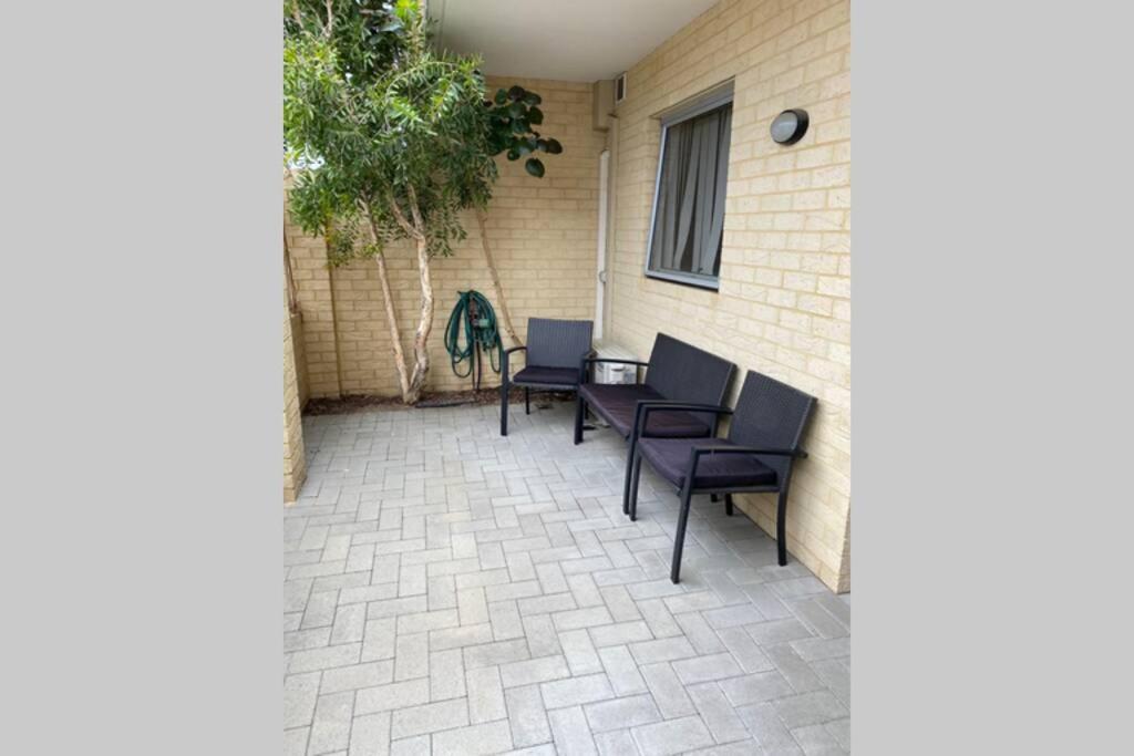 Close Shops Airport Wifi Netflix Park Apartment *