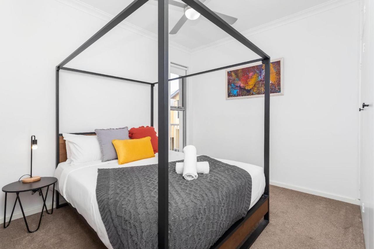 Holiday home 2 Chic Stylish Modern Family On Charles Perth