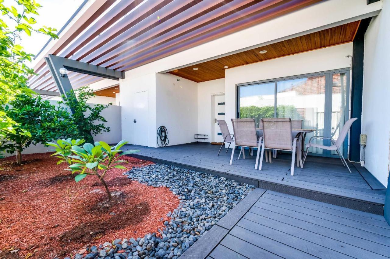 2 South Family Gem For 6parking Perth