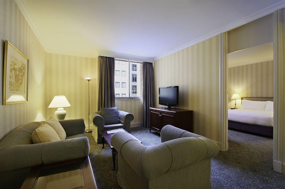 Parmelia Hilton