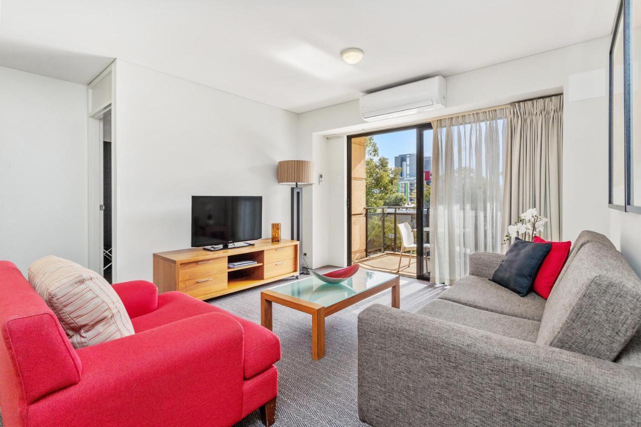 321 Heavenly Hay Sleeps 4 2br Poolgym Perth
