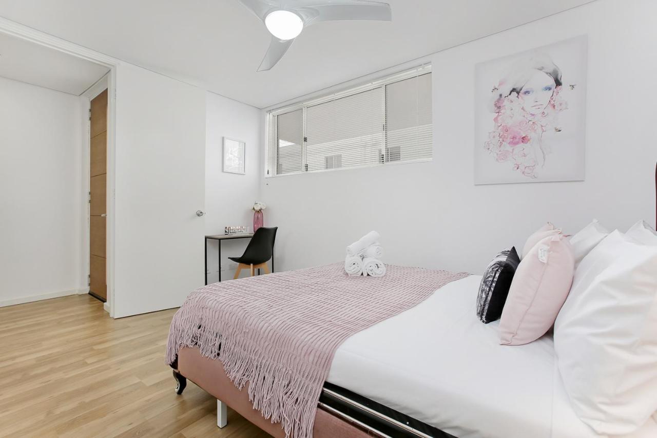 Apartment 2x2 Modern Near Airport And Perth