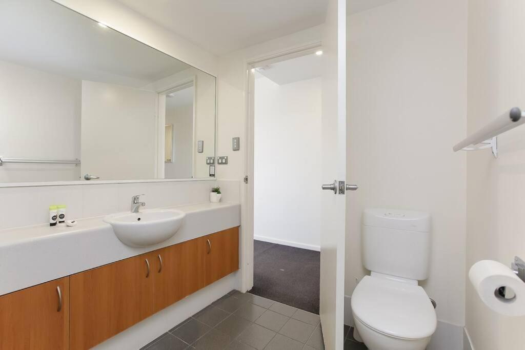 Beautiful 1-bedroom Close To The River Apartment Perth