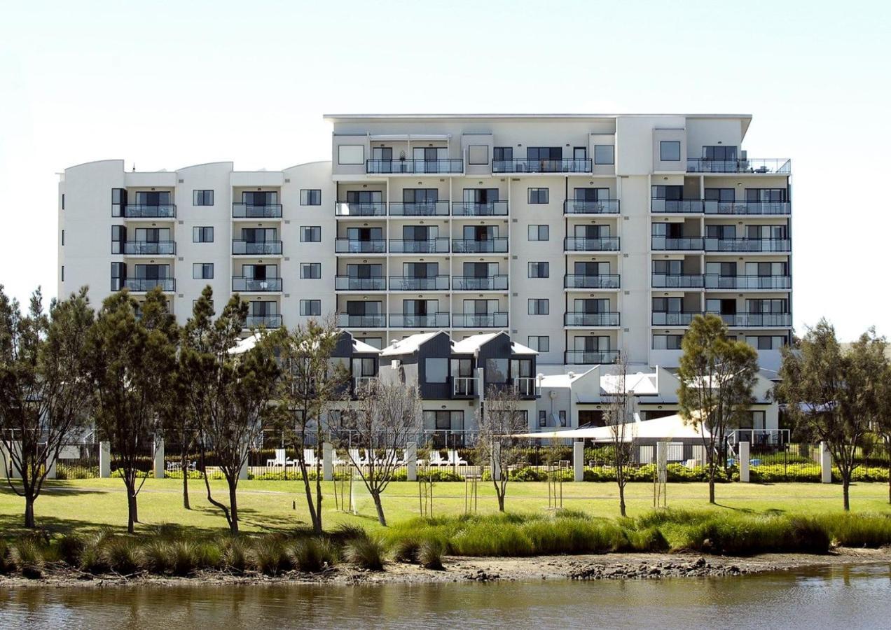 Ascot On River *