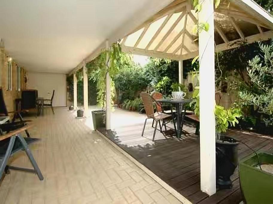Homestay Double Share Bathroom And Kitchen *