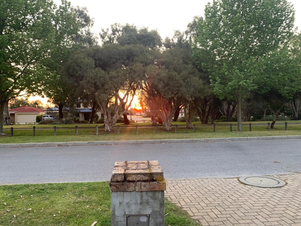 Double Share Bathroom And Kitchen * Perth