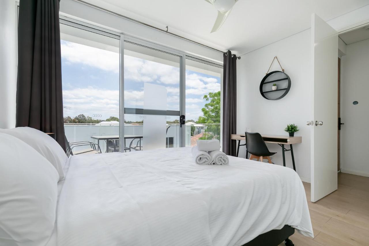 2x2 Modern Near Airport And Apartment