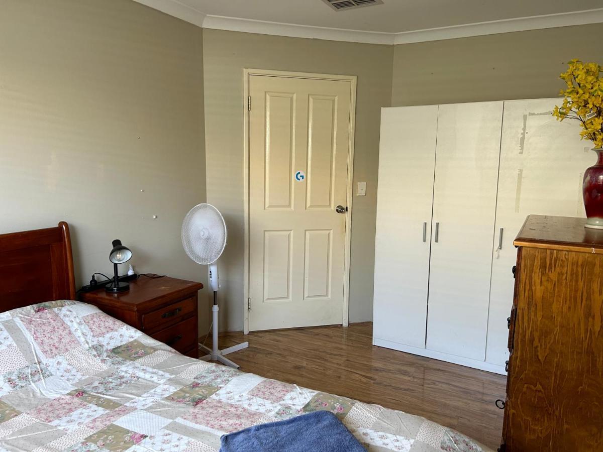 Double Share Bathroom And Kitchen Homestay Perth