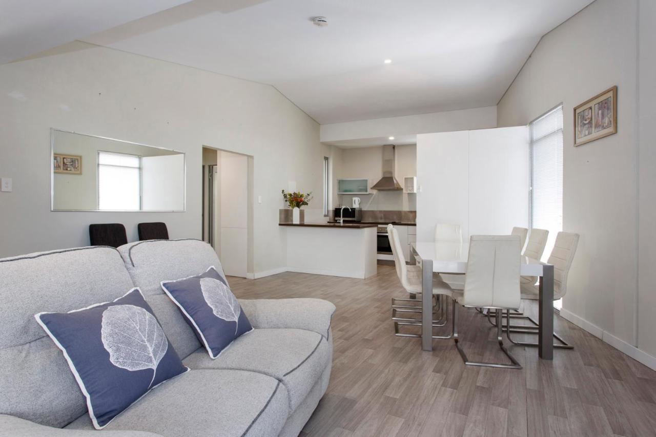 Waverley F-two Bedrooms Wifi Available *