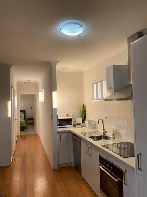 Apartment Smart Modern Close City/airport Wifi/park/netflix