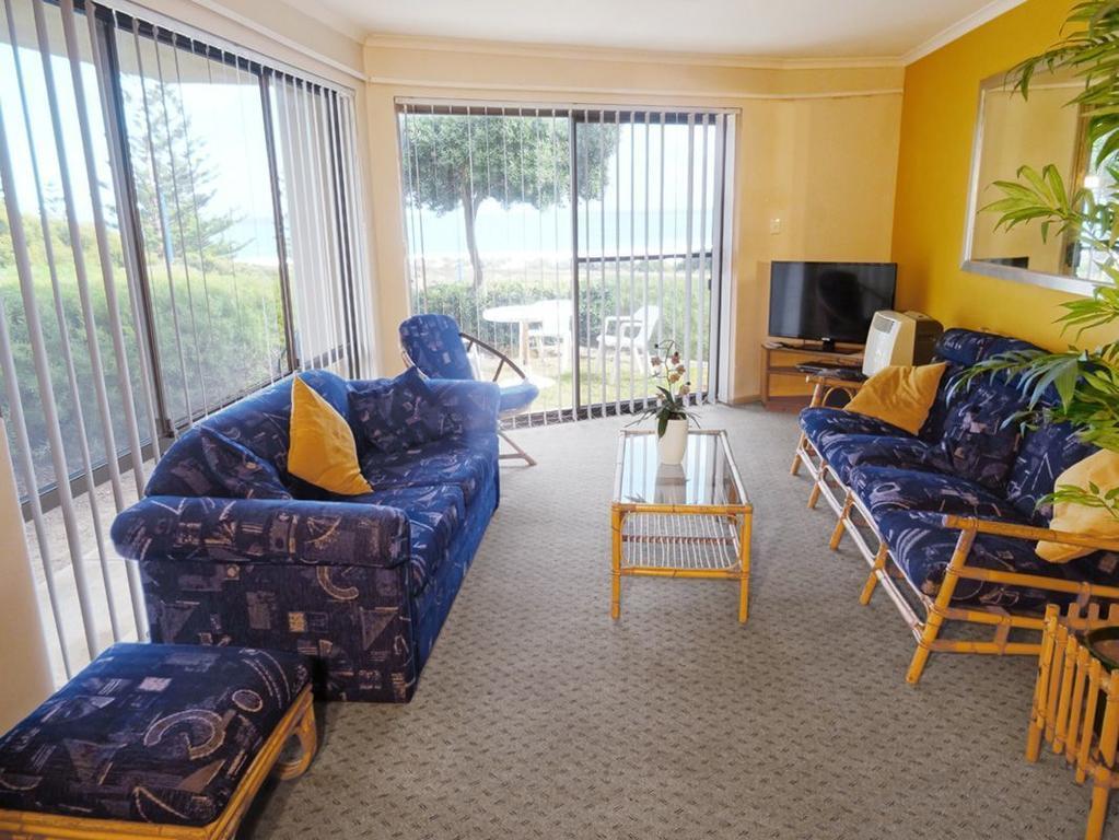 Apartment Scarborough & Absolutely Beachfront *