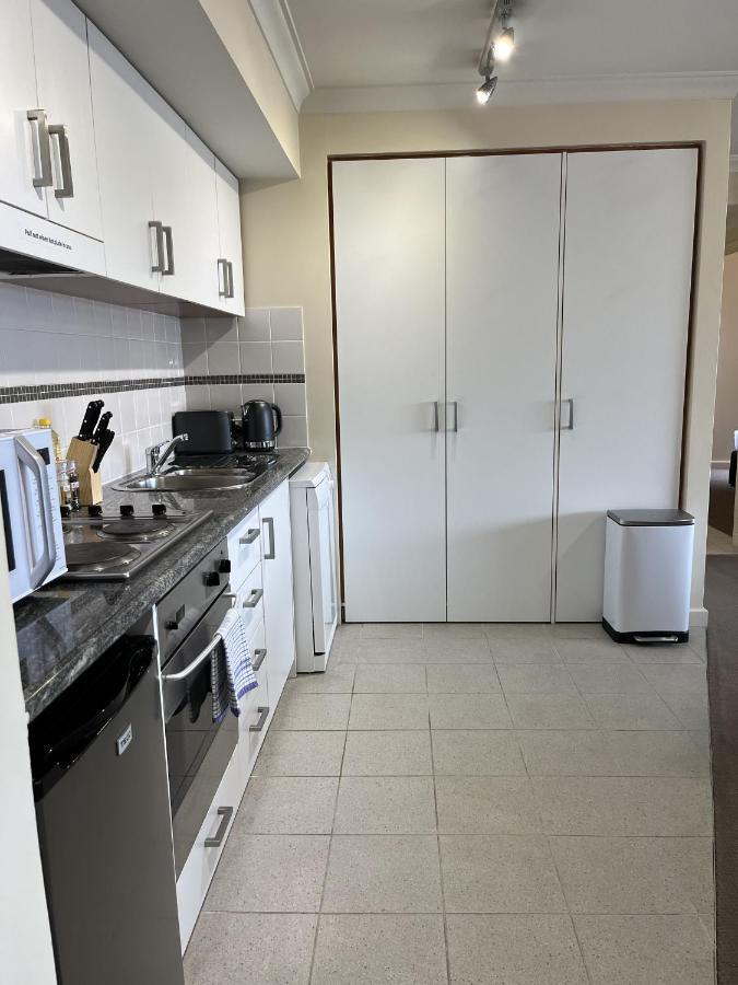 501 Sky High Cbd Style With Parkingpool Apartment Perth