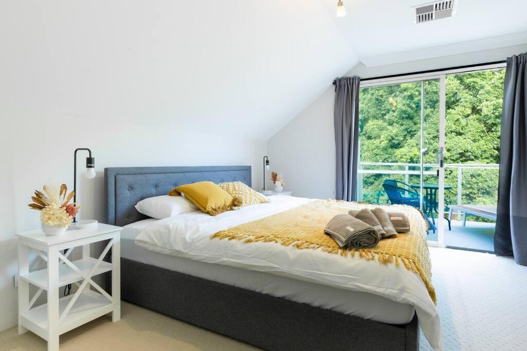 Modern Town House - Close To Cbd