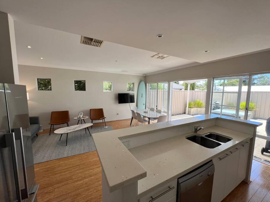 Beachy Vibes In Karrinyup * Perth